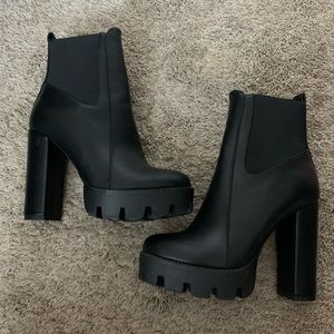 Biker boots